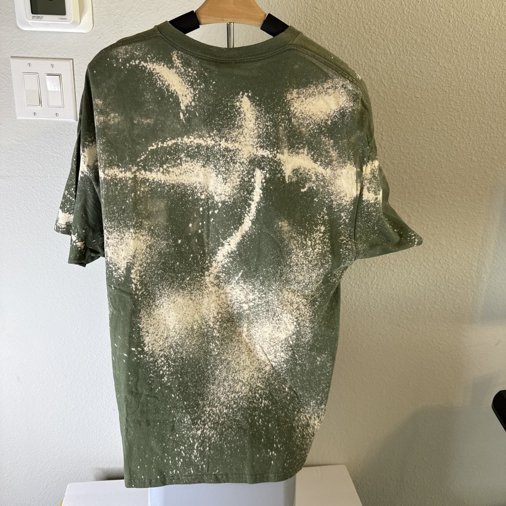 Yellowstone Casey Dutton Ranch Adult T-Shirt Graphic Print Green Size XL NWT - Picture 2 of 8